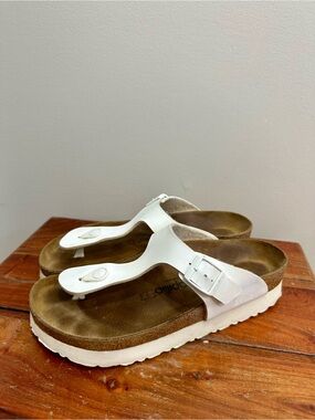 Birkenstock Papillio Gizeh Platform Sandals in White Size 10